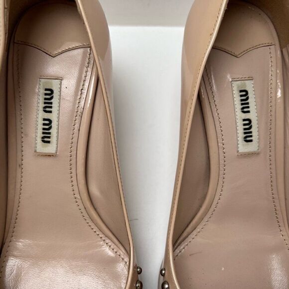 Miu Miu Embellished Patent Leather Tan Pumps Pedestal Kitten Heel Beige Sz 36.5 - Picture 7 of 13